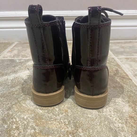 Size 6 toddler patent leather classy boot with side zipper for easier access. - Picture 2 of 4
